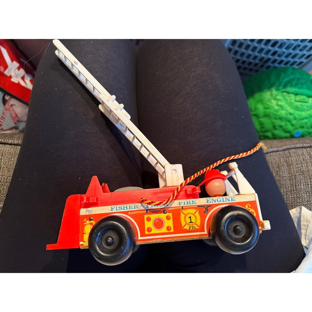 Vintage Fisher Price Fire Engine 720 Wooden Pull Toy Extension Ladder Bell 1968